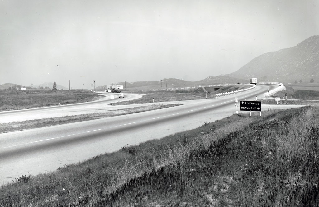 beaumont and riverside highway divide between March Field and Riverside opposite main entrance to March Field, 1952