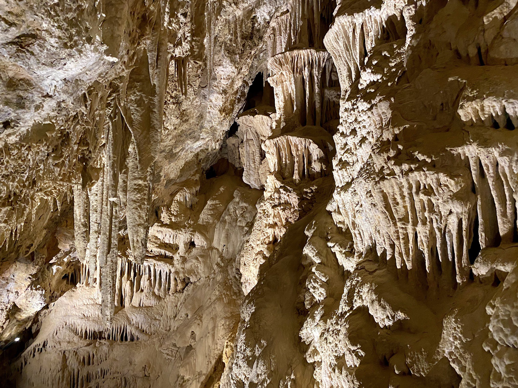 Image of caverns.